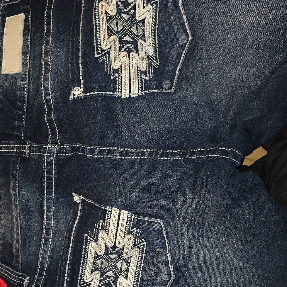 Women's Dark Blue Jeans with Embroidered Pockets